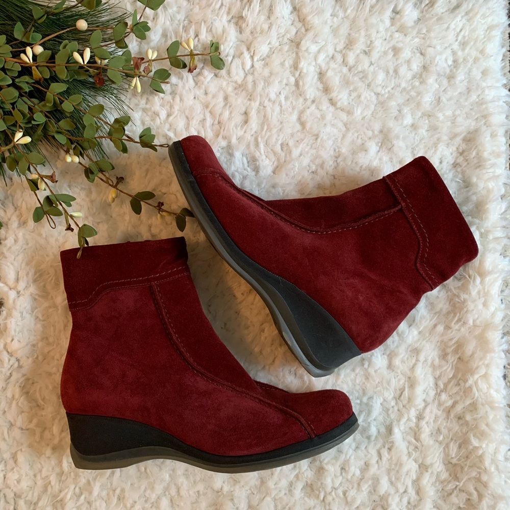 HOT La CANADIENNE Red Boots!!